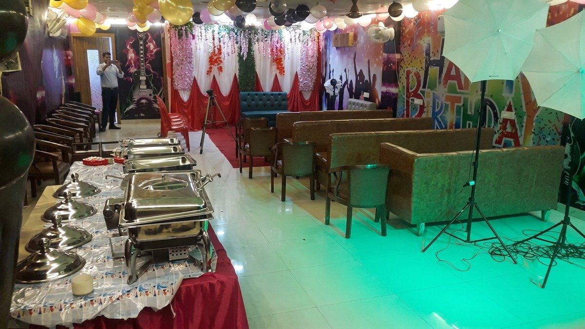Buffet System at Sahni Brothers